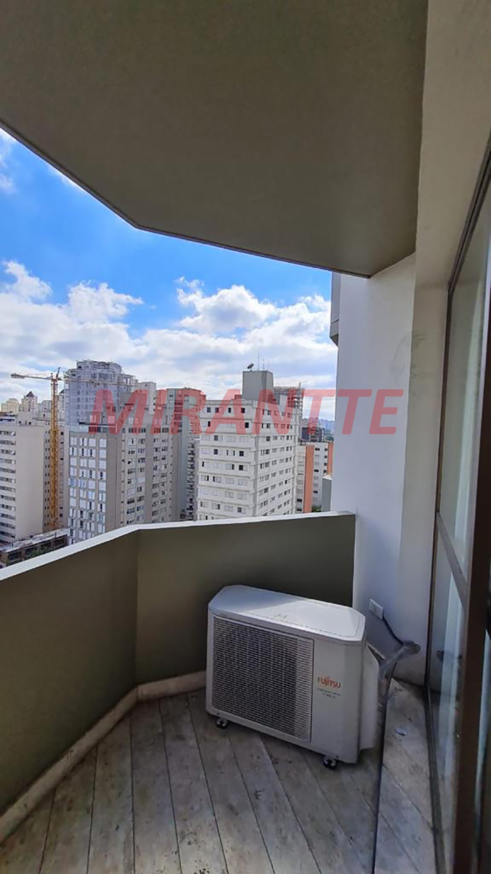 Apartamento de 170m² com 3 quartos em Moema
