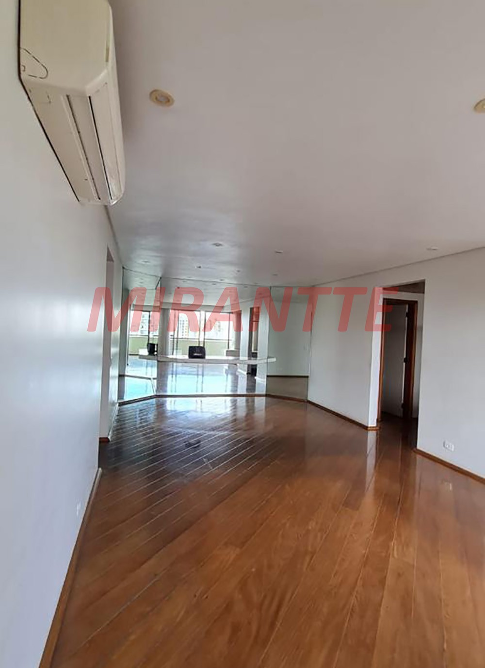 Apartamento de 170m² com 3 quartos em Moema