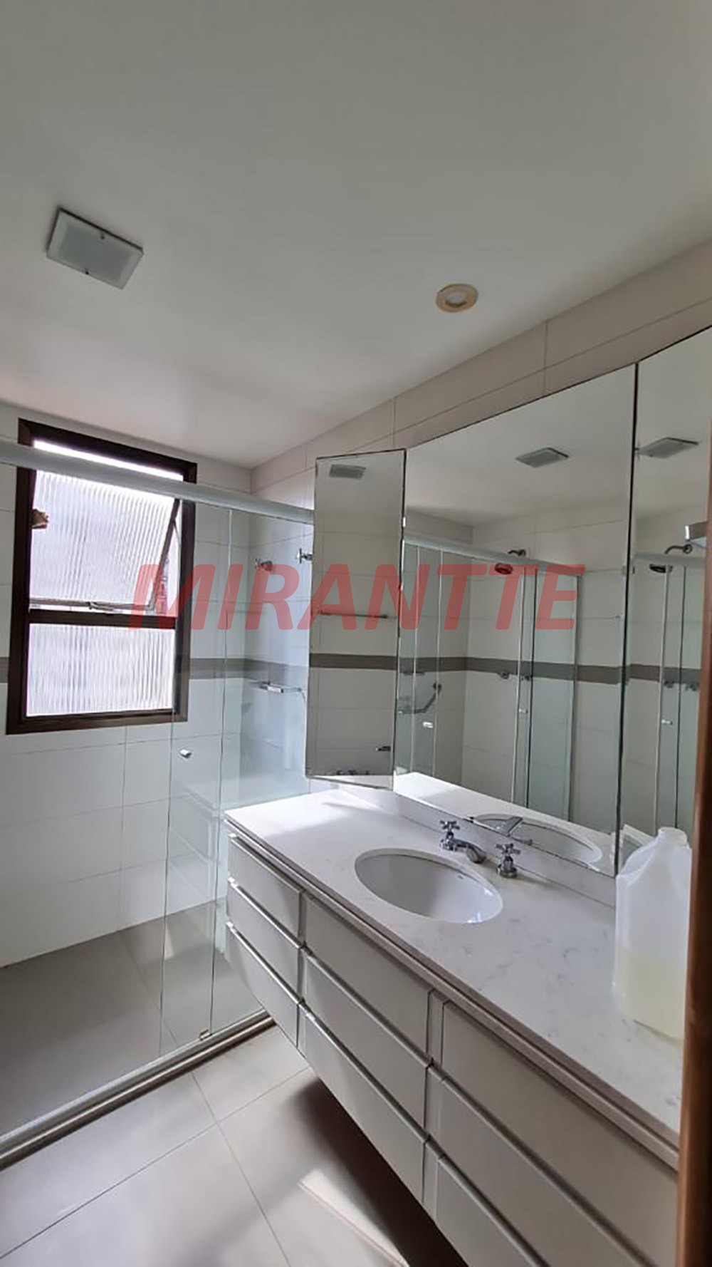 Apartamento de 170m² com 3 quartos em Moema