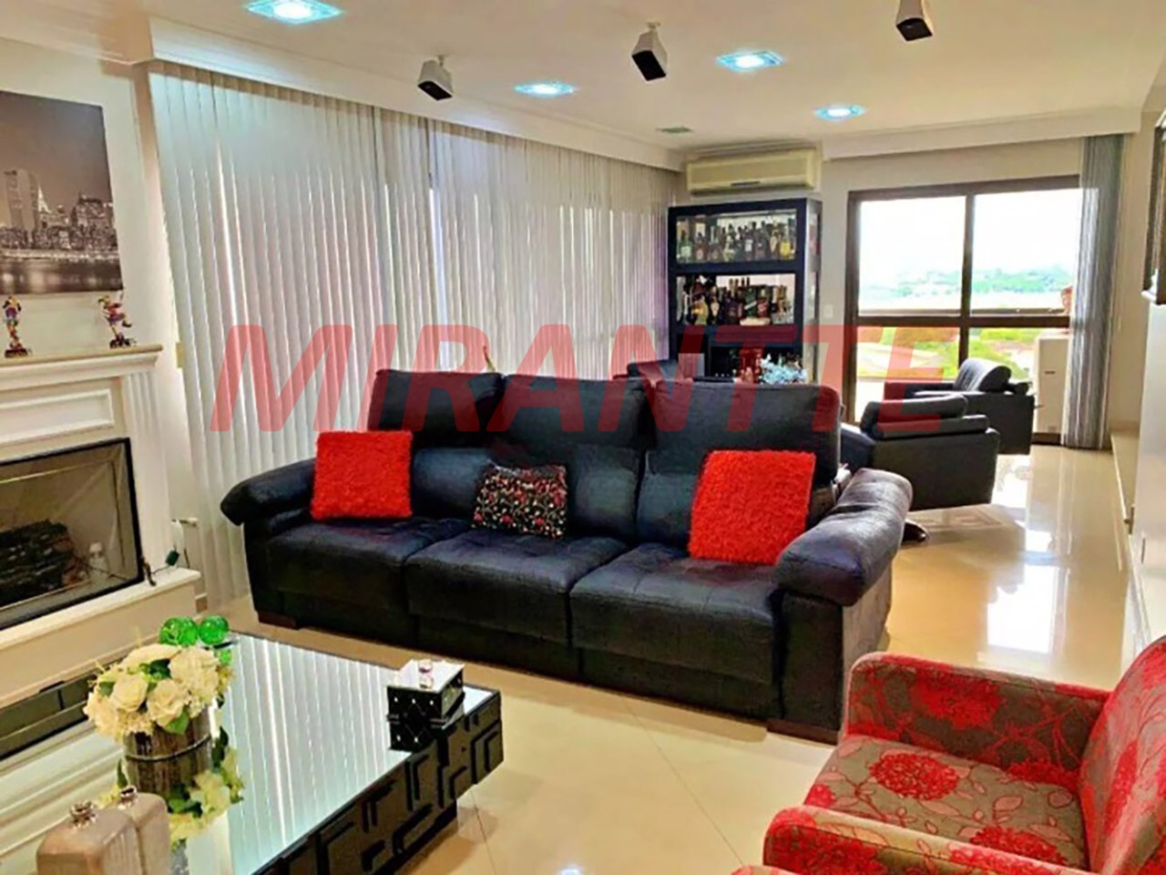 Apartamento de 206m² com 3 quartos em Santana