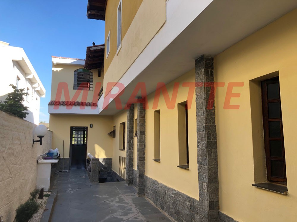 Sobrado de 315m² com 4 quartos em Vila São Judas Tadeu