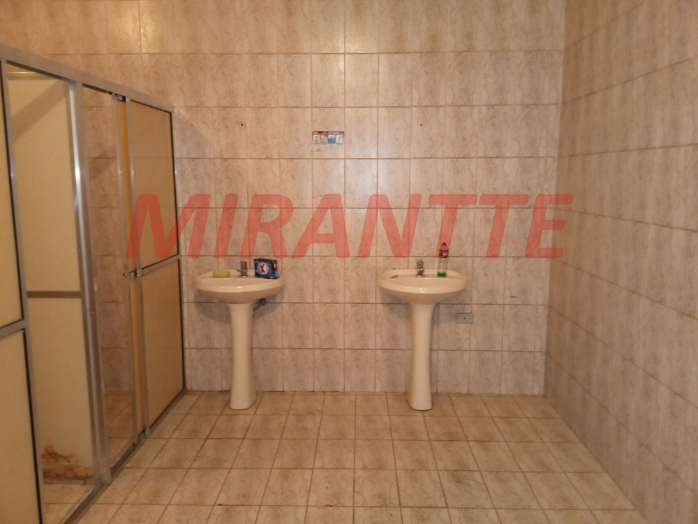 Galpao de 890m² em Parque Peruche