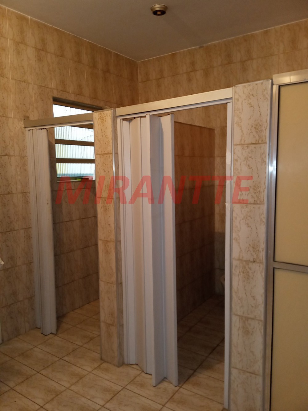 Galpao de 890m² em Parque Peruche