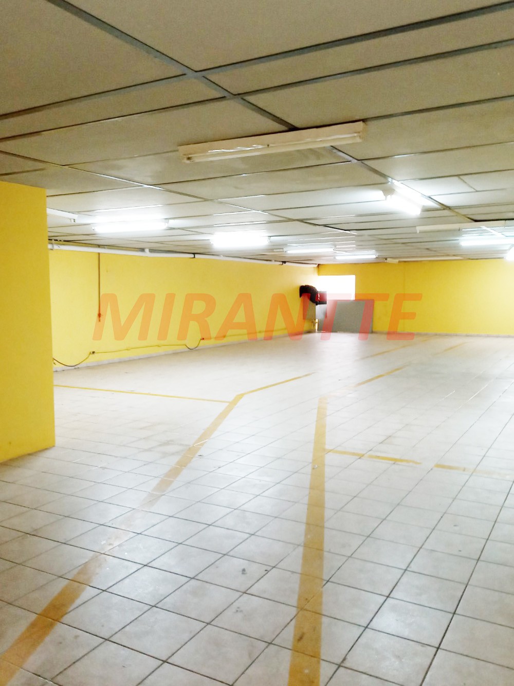 Galpao de 890m² em Parque Peruche
