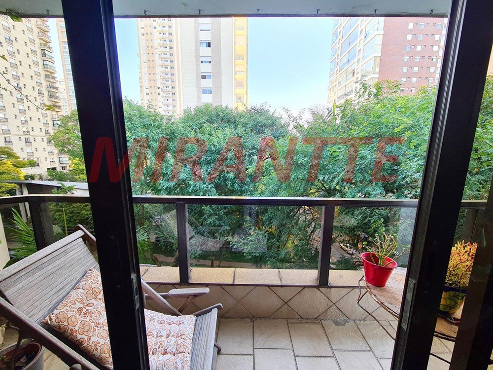 Apartamento de 200m² com 3 quartos em Campo Belo