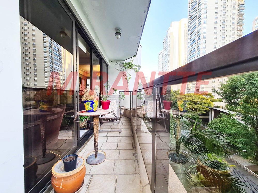 Apartamento de 200m² com 3 quartos em Campo Belo