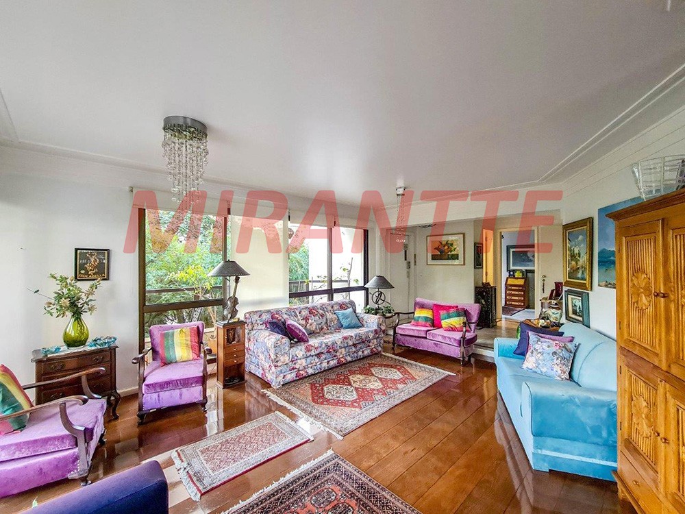 Apartamento de 200m² com 3 quartos em Campo Belo