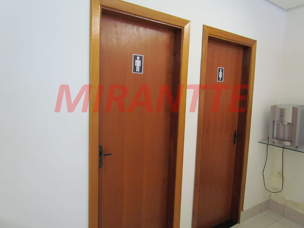 Comercial de 350m² em Santana