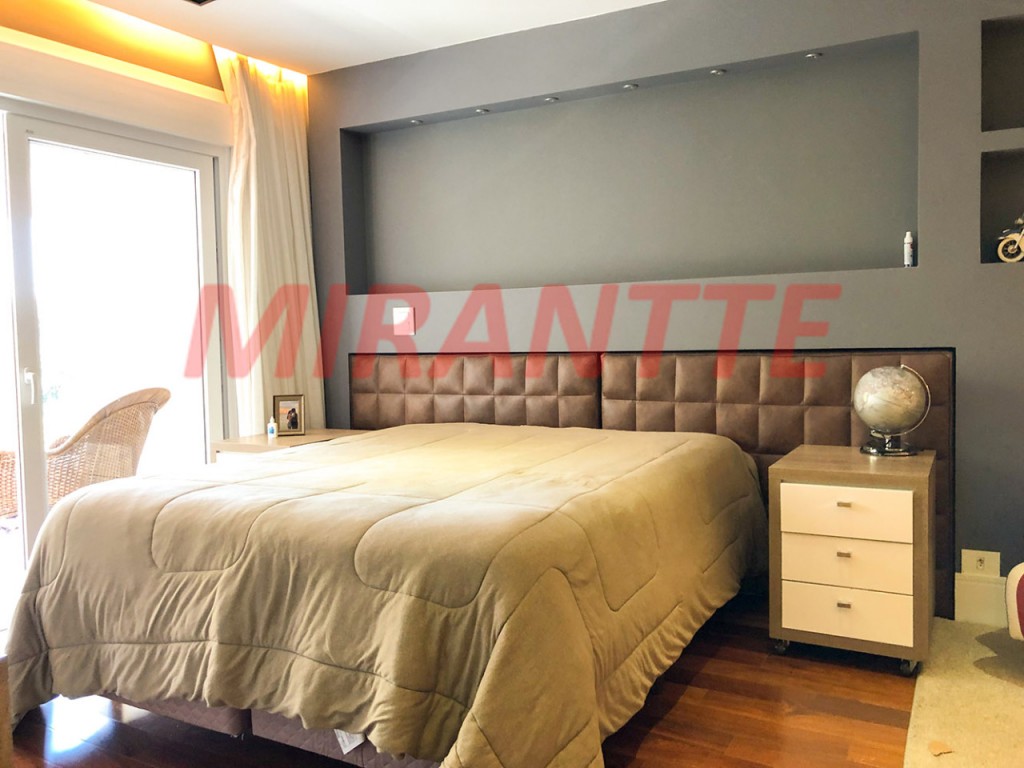 Sobrado de 700m² com 4 quartos em Jardim Virginia Bianca