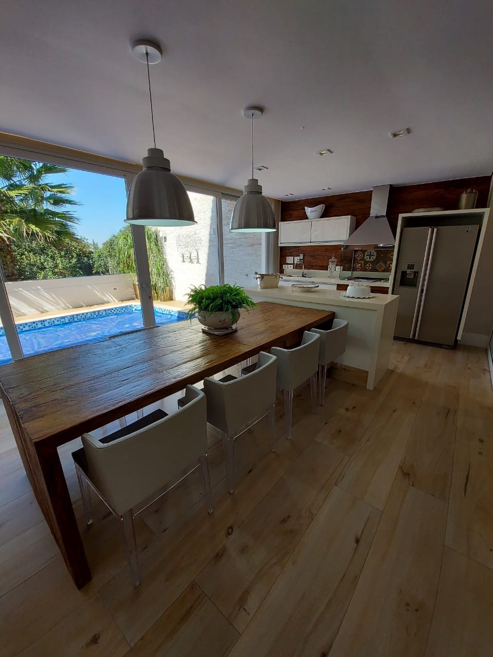 Sobrado de 700m² com 4 quartos em Jardim Virginia Bianca