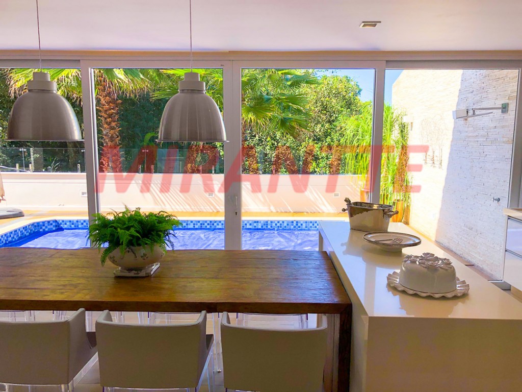 Sobrado de 700m² com 4 quartos em Jardim Virginia Bianca