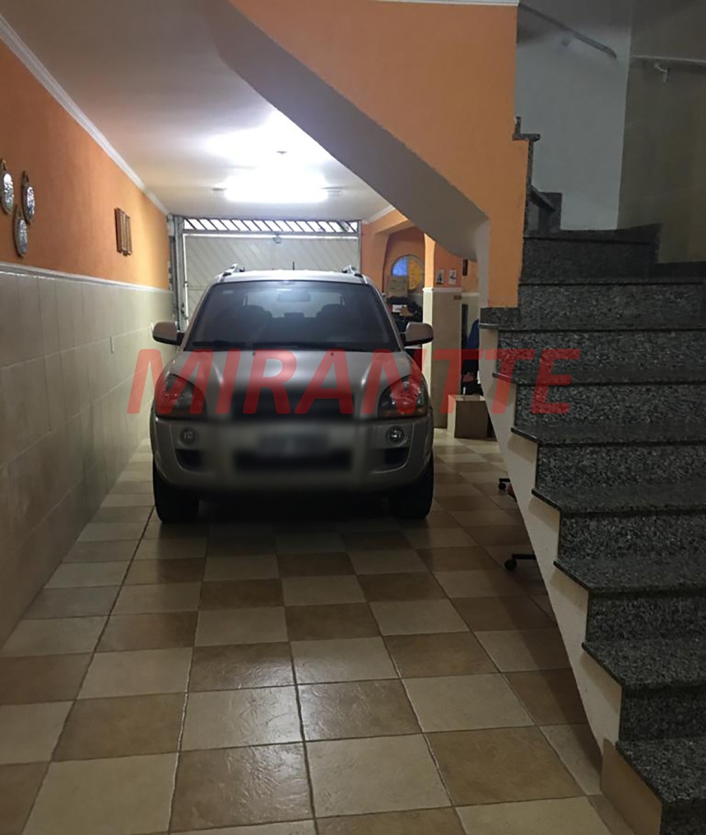 Sobrado de 250m² com 3 quartos em Vila Mazzei