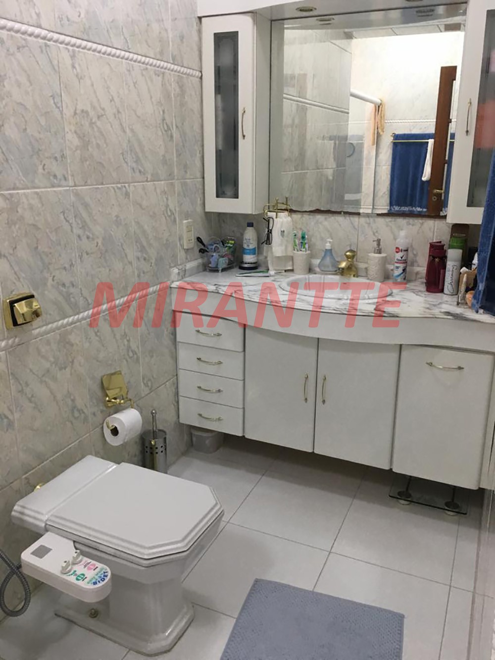 Sobrado de 250m² com 3 quartos em Vila Mazzei