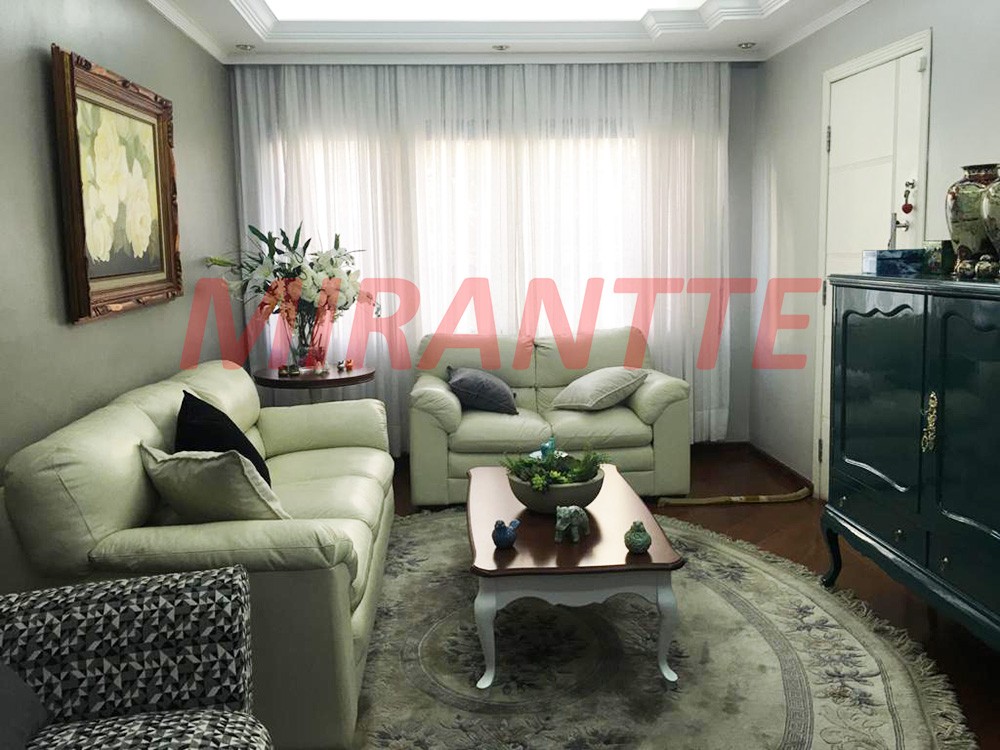 Sobrado de 250m² com 3 quartos em Vila Mazzei
