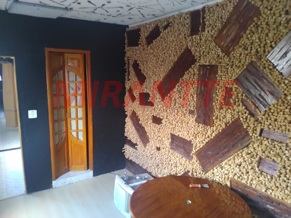 Sobrado de 350m² com 3 quartos em Santana