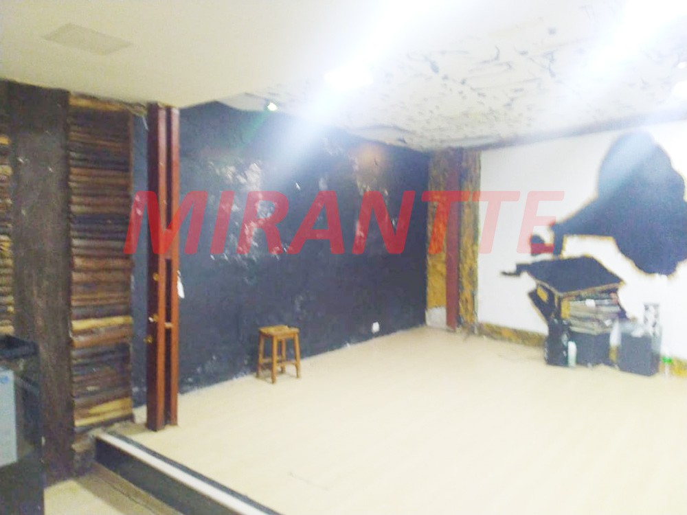 Sobrado de 350m² com 3 quartos em Santana