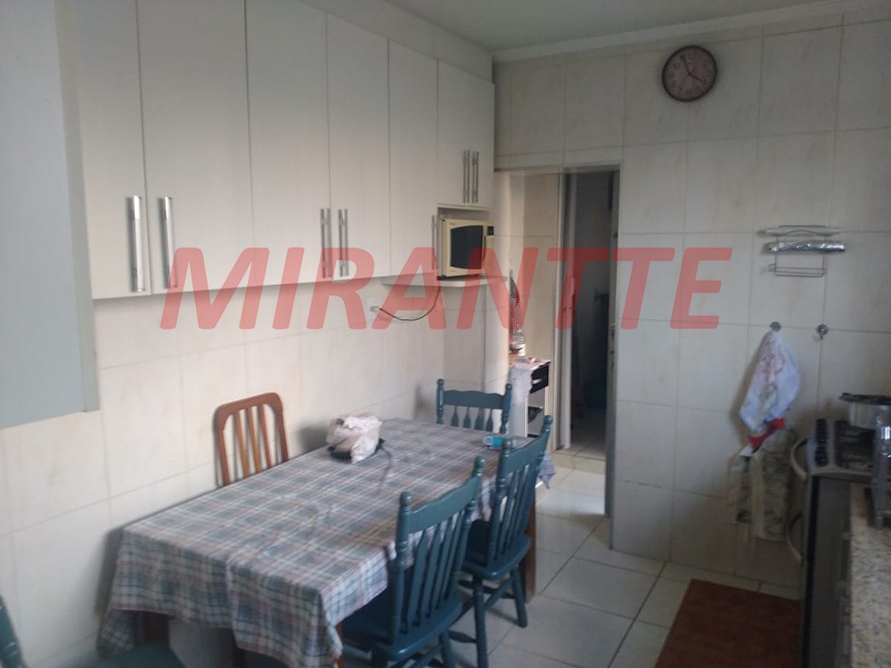 Sobrado de 350m² com 3 quartos em Santana