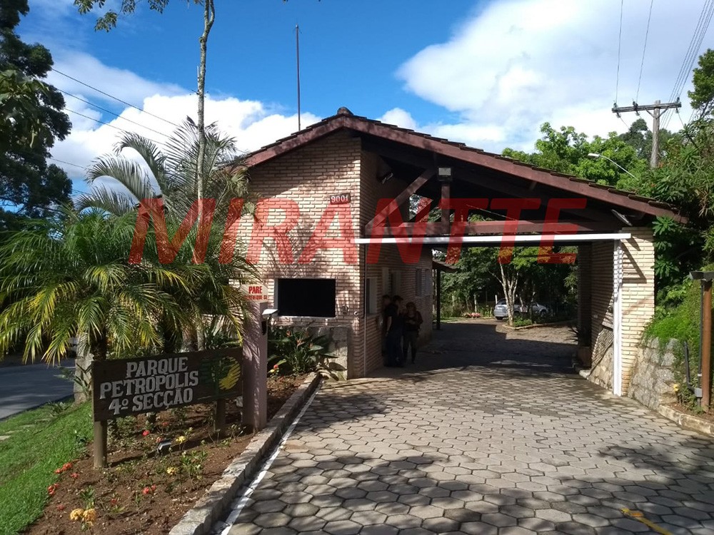 Terreno de 1060m² em PARQUE PETROPOLIS