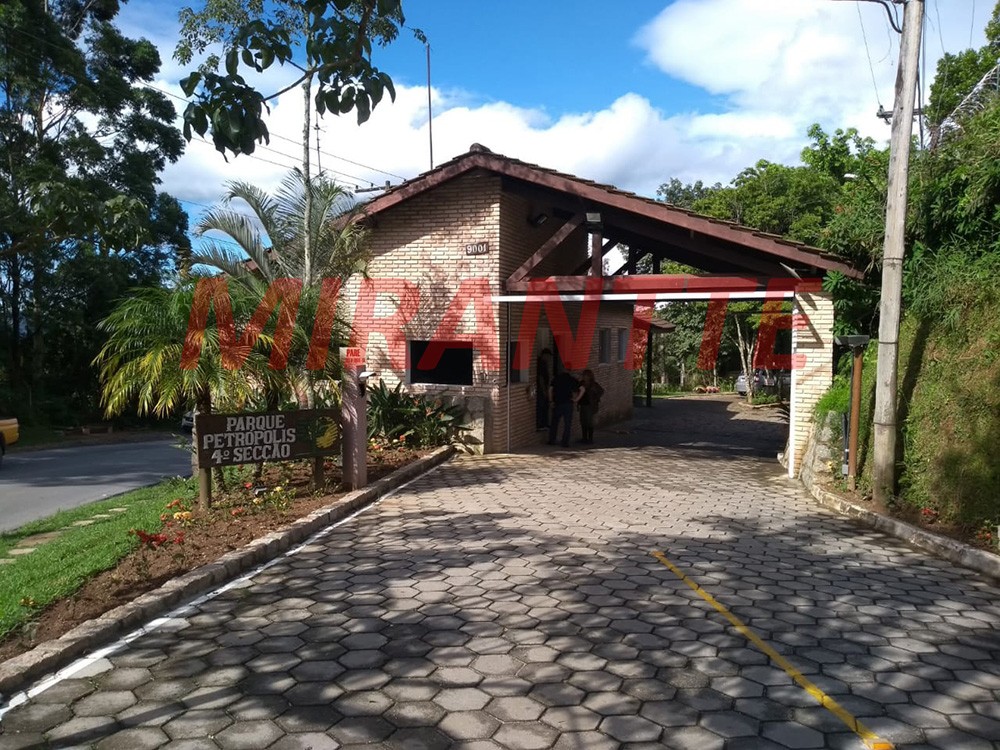 Terreno de 1060m² em PARQUE PETROPOLIS