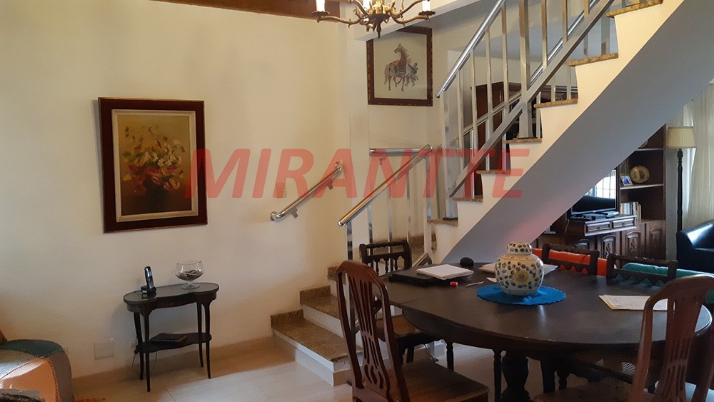 Sobrado de 160m² com 3 quartos em Santana