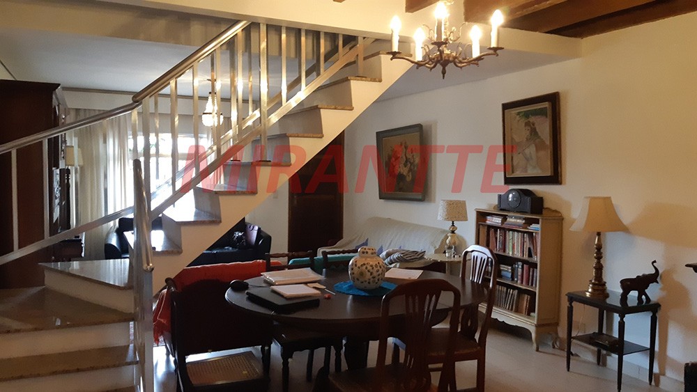 Sobrado de 160m² com 3 quartos em Santana