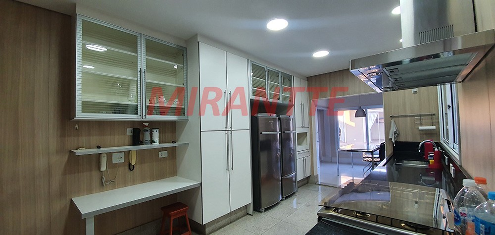 Sobrado de 545m² com 4 quartos em Jardim São Bento