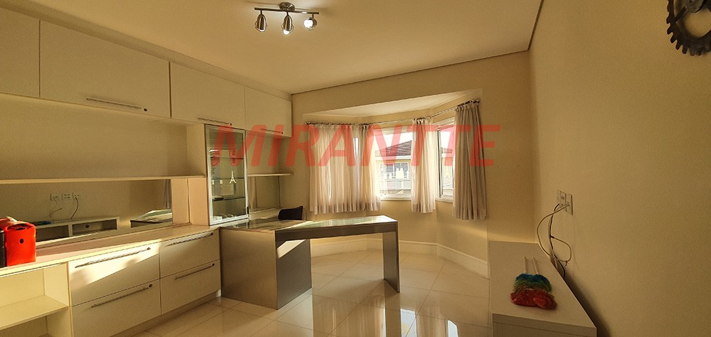 Sobrado de 545m² com 4 quartos em Jardim São Bento