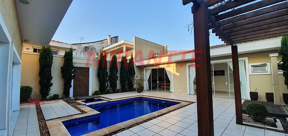 Sobrado de 545m² com 4 quartos em Jardim São Bento