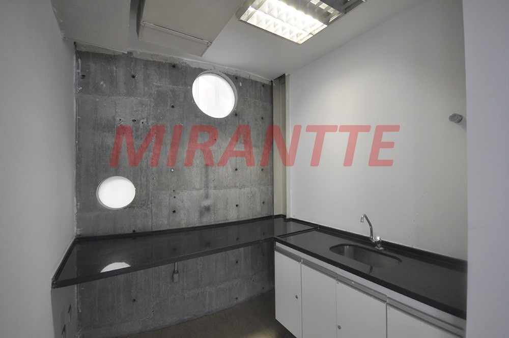 Comercial de 1970m² em Lapa