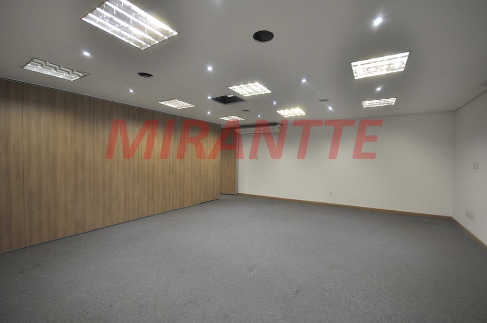 Comercial de 1970m² em Lapa