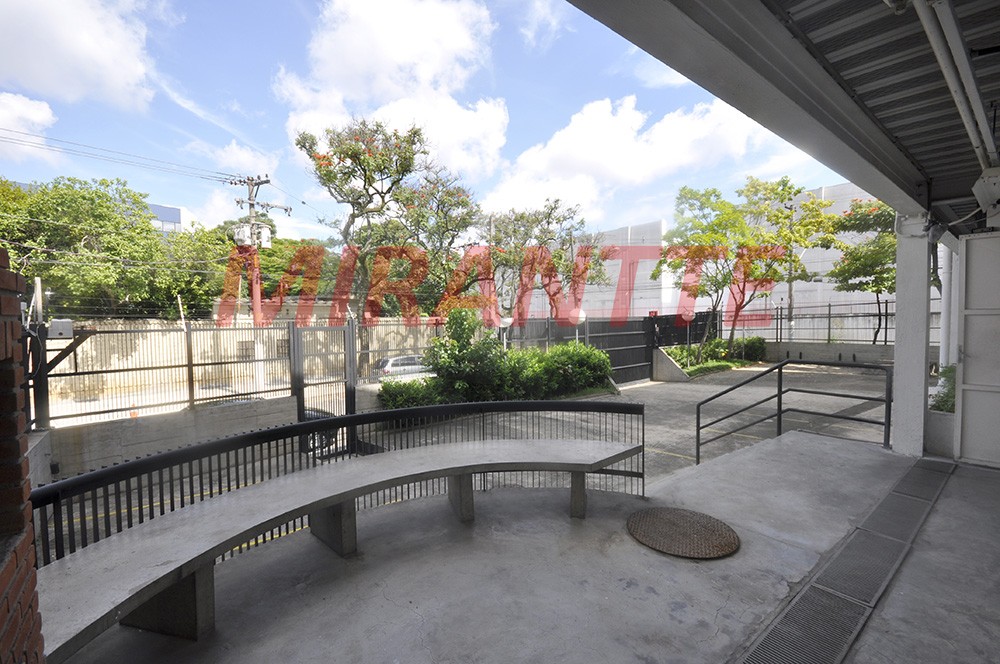 Comercial de 1970m² em Lapa