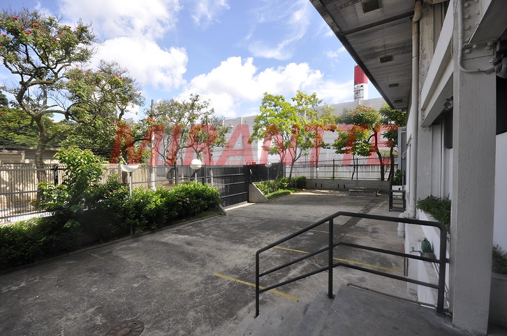 Comercial de 1970m² em Lapa