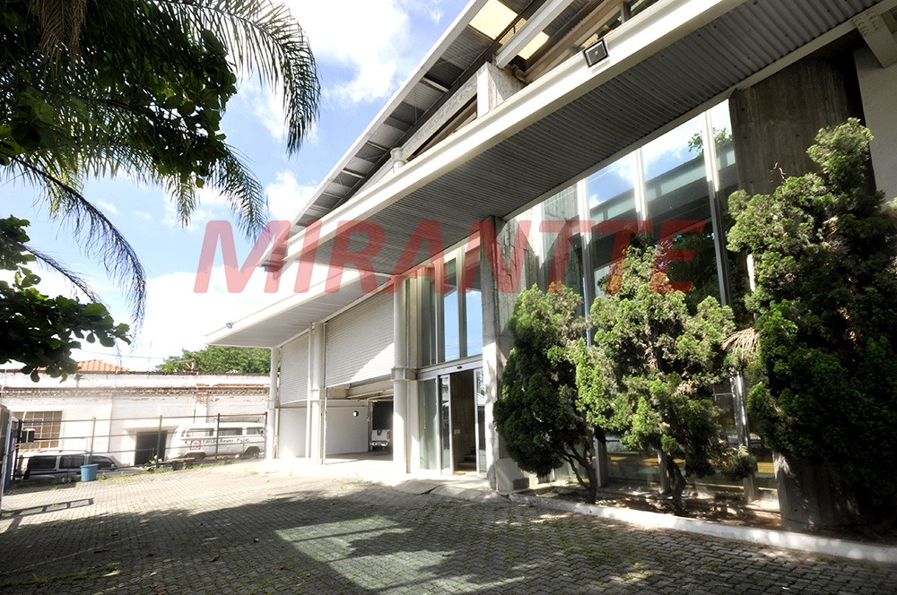 Comercial de 1970m² em Lapa
