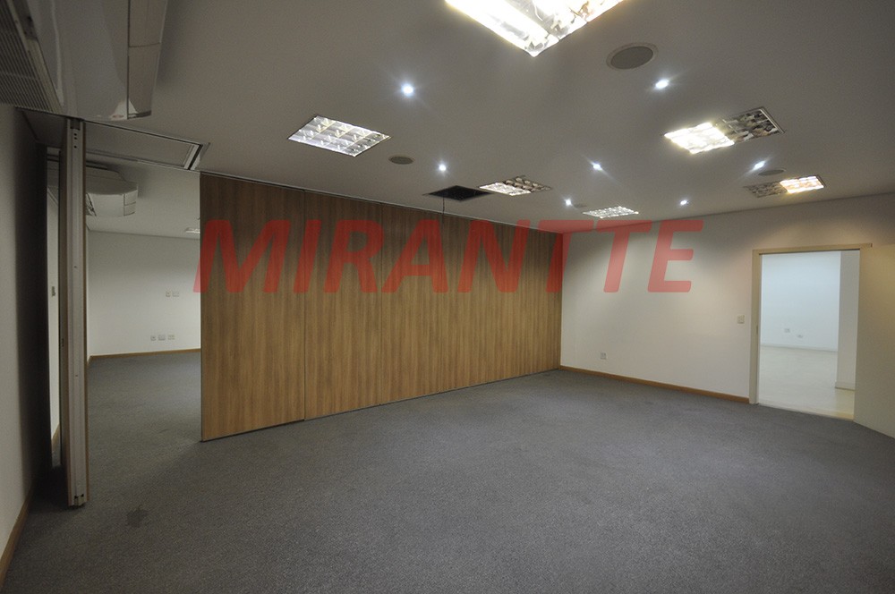 Comercial de 1970m² em Lapa