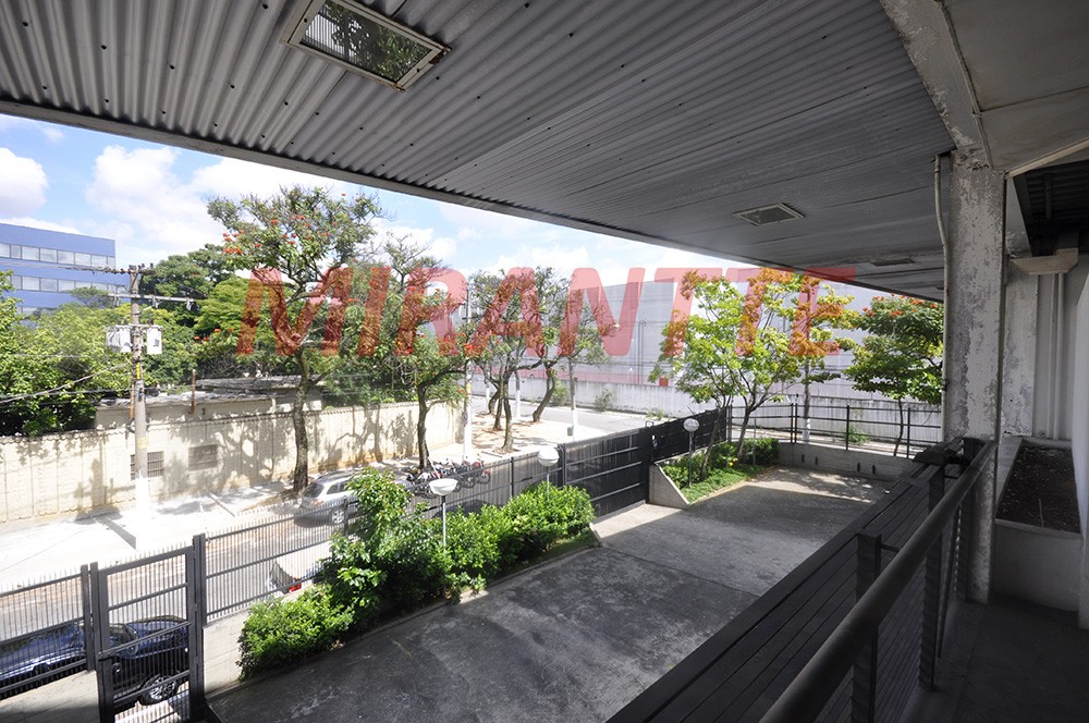 Comercial de 1970m² em Lapa