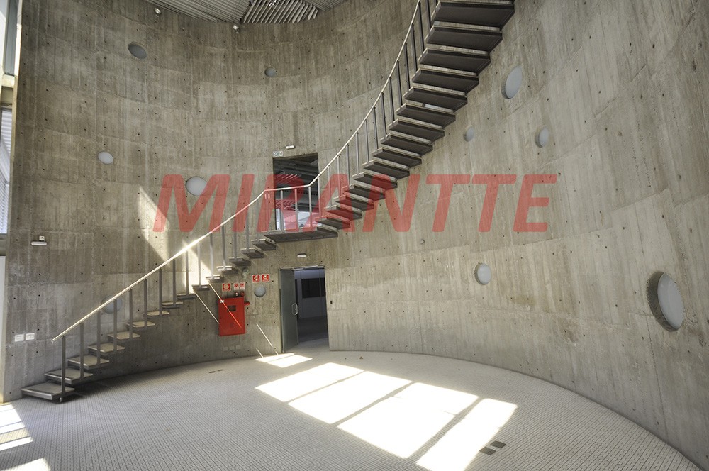 Comercial de 1970m² em Lapa