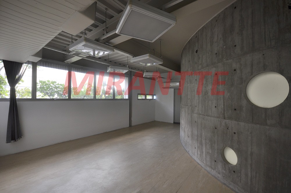 Comercial de 1970m² em Lapa
