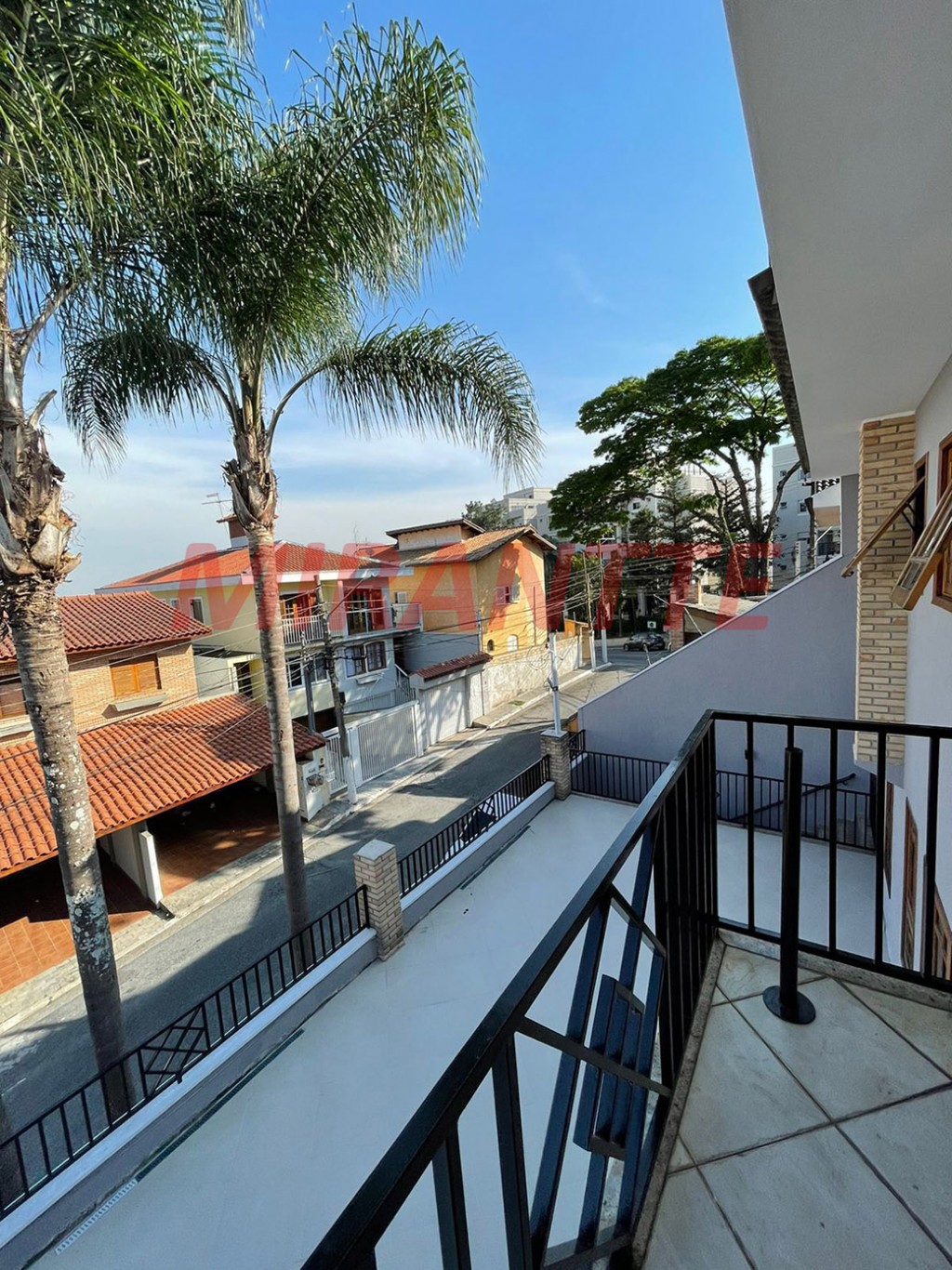 Sobrado de 300m² com 3 quartos em Tremembe