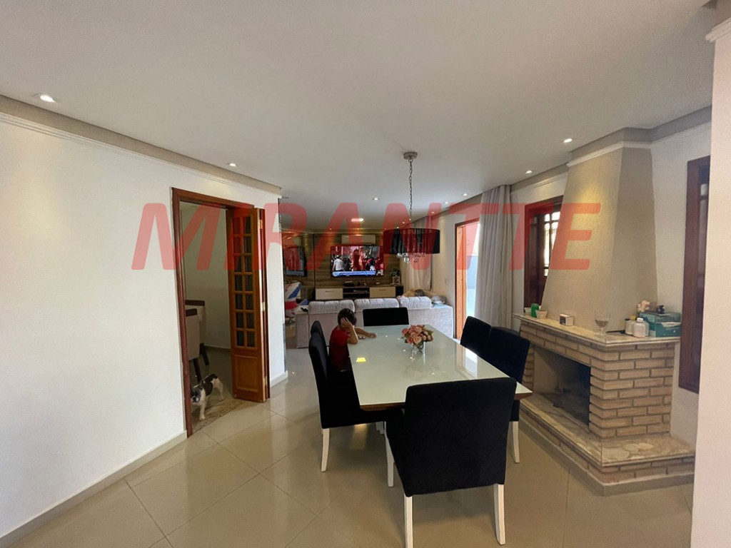 Sobrado de 300m² com 3 quartos em Tremembe