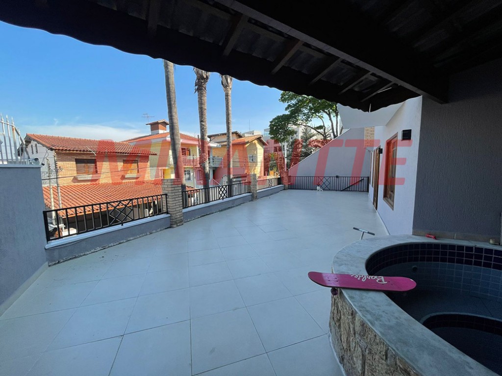 Sobrado de 300m² com 3 quartos em Tremembe
