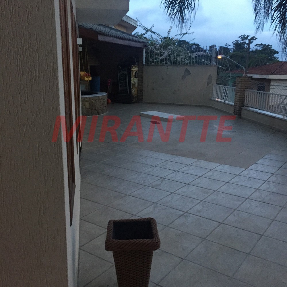 Sobrado de 300m² com 3 quartos em Tremembe