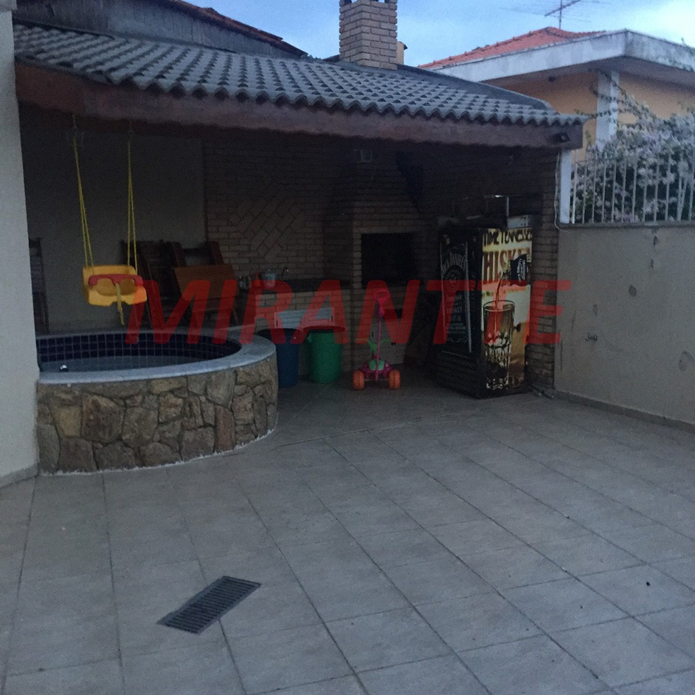 Sobrado de 300m² com 3 quartos em Tremembe
