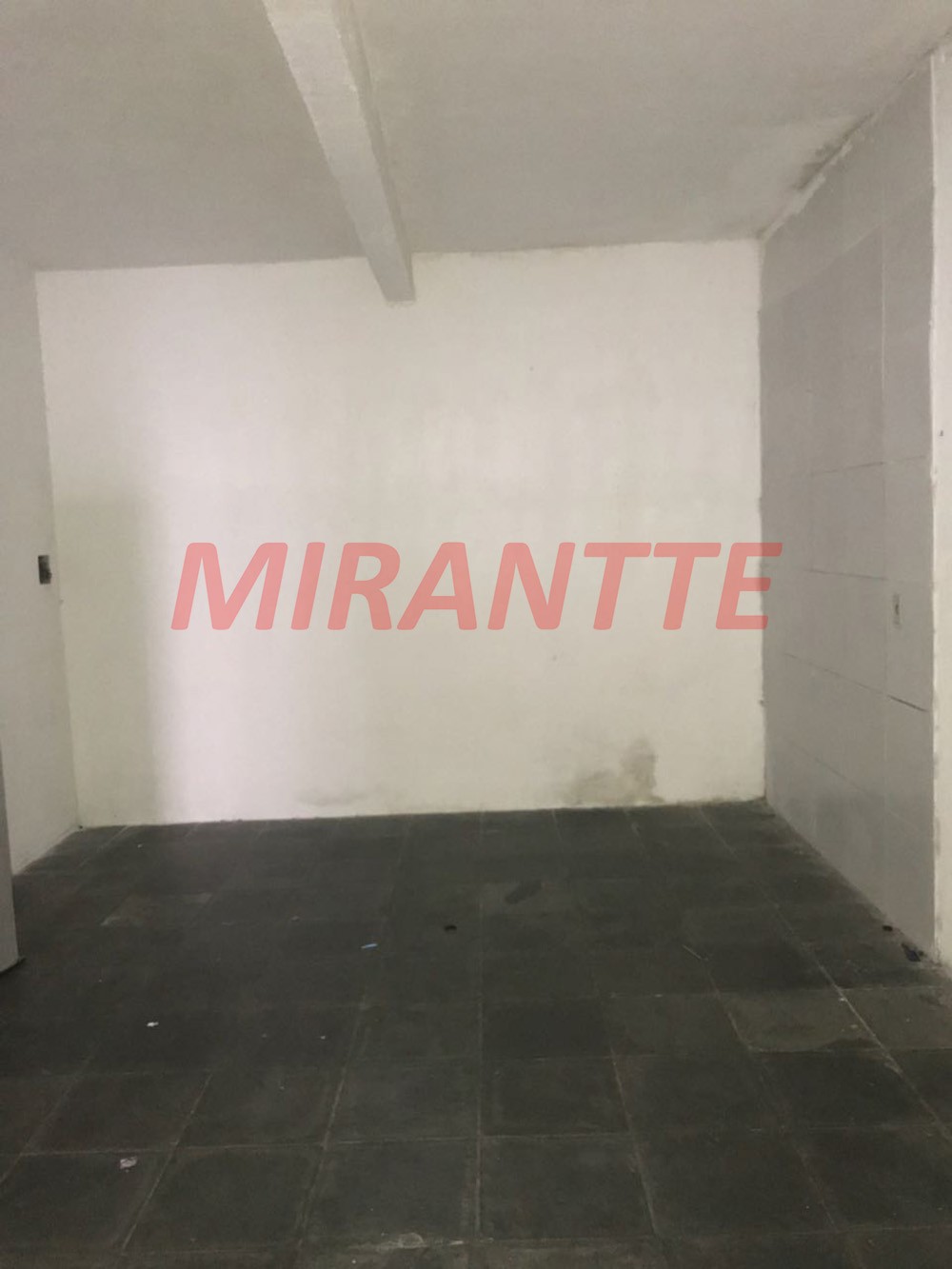 Comercial de 850m² em Jardim Peri