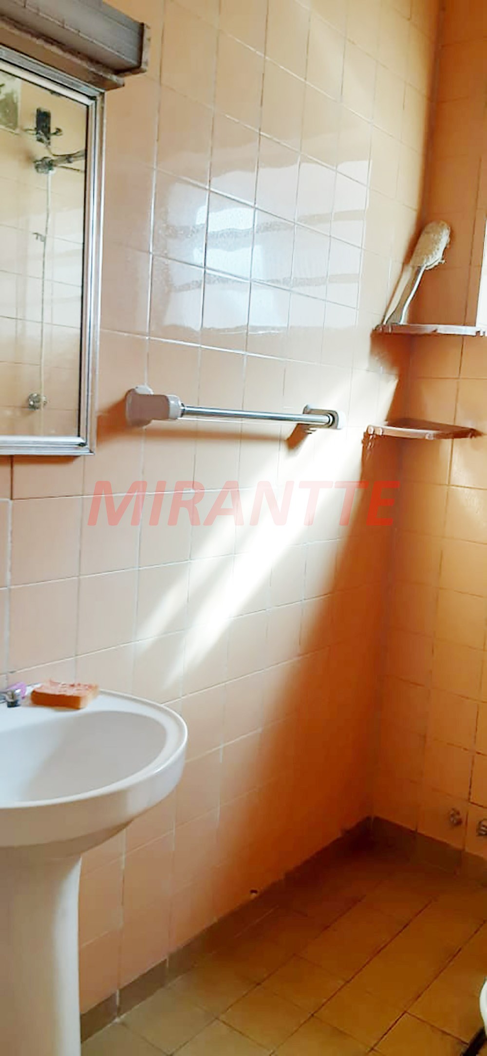 Casa terrea de 216m² com 3 quartos em Barro Branco (Zona Norte)