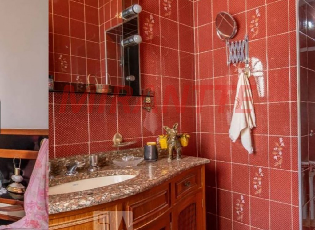 Sobrado de 232m² com 5 quartos em Mandaqui