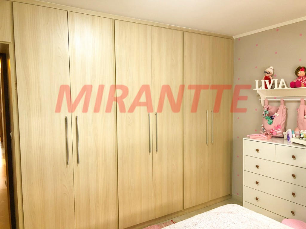 Sobrado de 216m² com 3 quartos em Água Fria