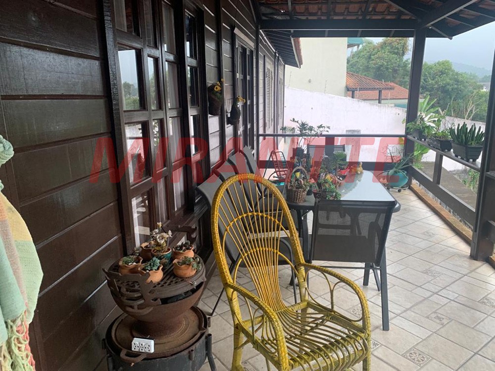 Casa terrea de 250m² com 3 quartos em Serra Da Cantareira