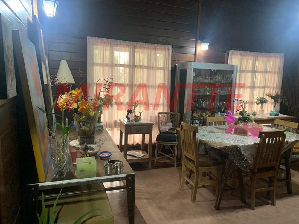 Casa terrea de 250m² com 3 quartos em Serra Da Cantareira