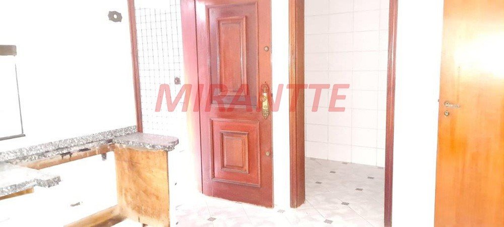 Sobrado de 248m² com 4 quartos em Casa Verde