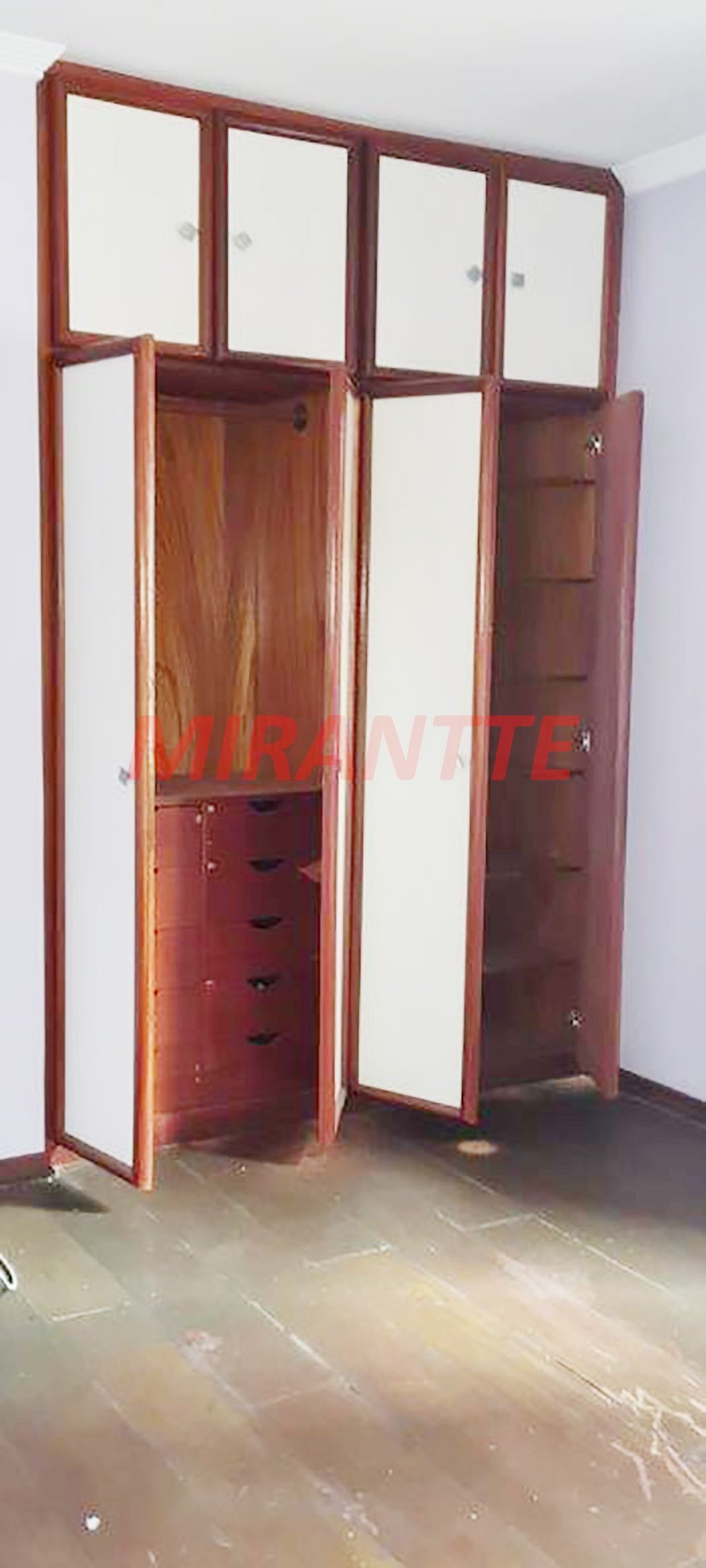 Sobrado de 248m² com 4 quartos em Casa Verde